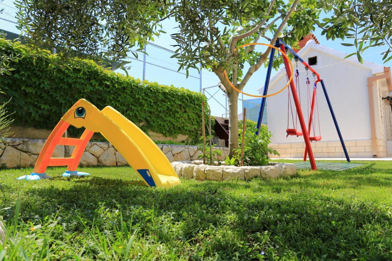 Family Friendly Seaside Apartments Razanj, Rogoznica - 10373 Экстерьер фото