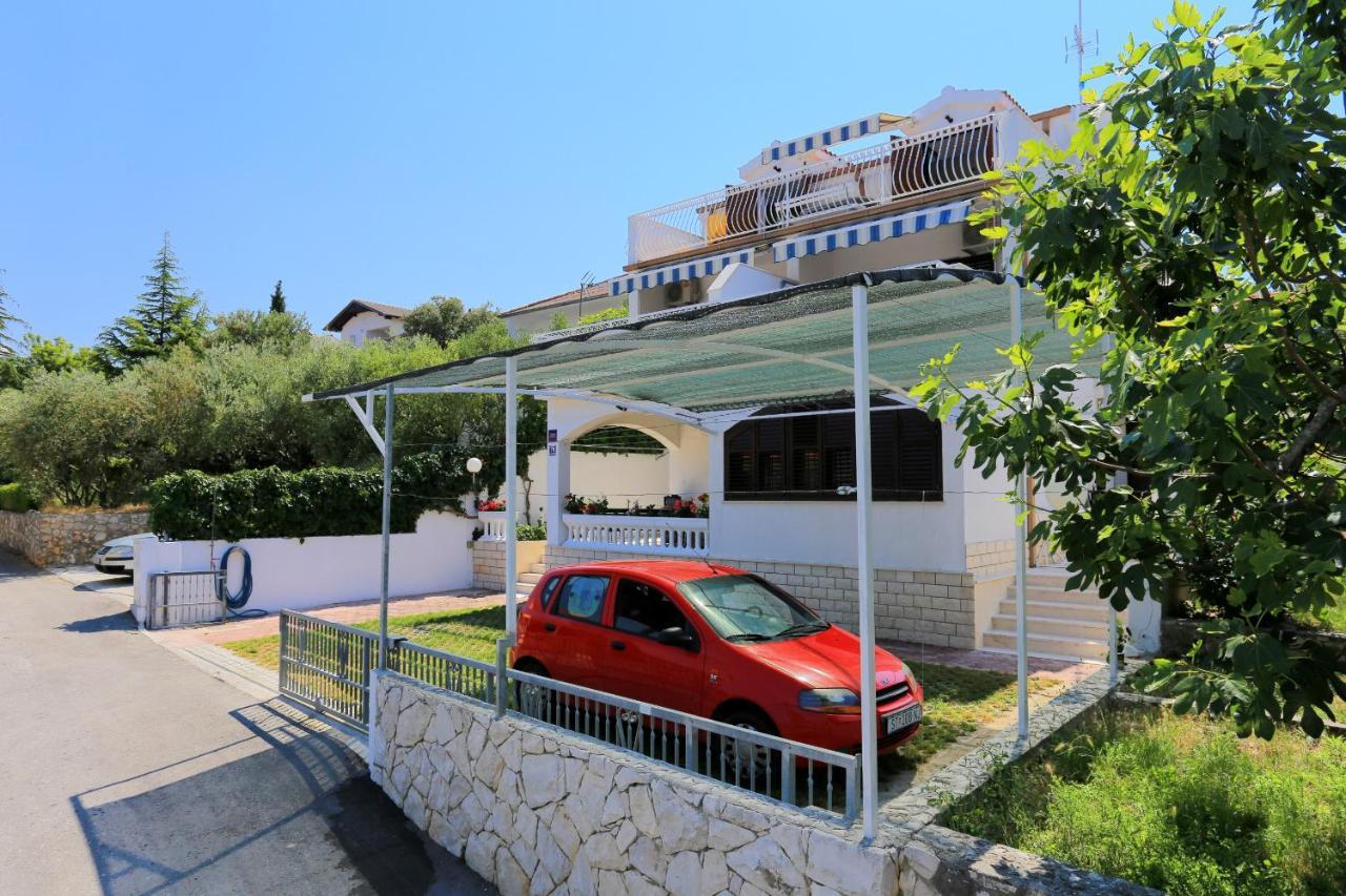 Family Friendly Seaside Apartments Razanj, Rogoznica - 10373 Экстерьер фото