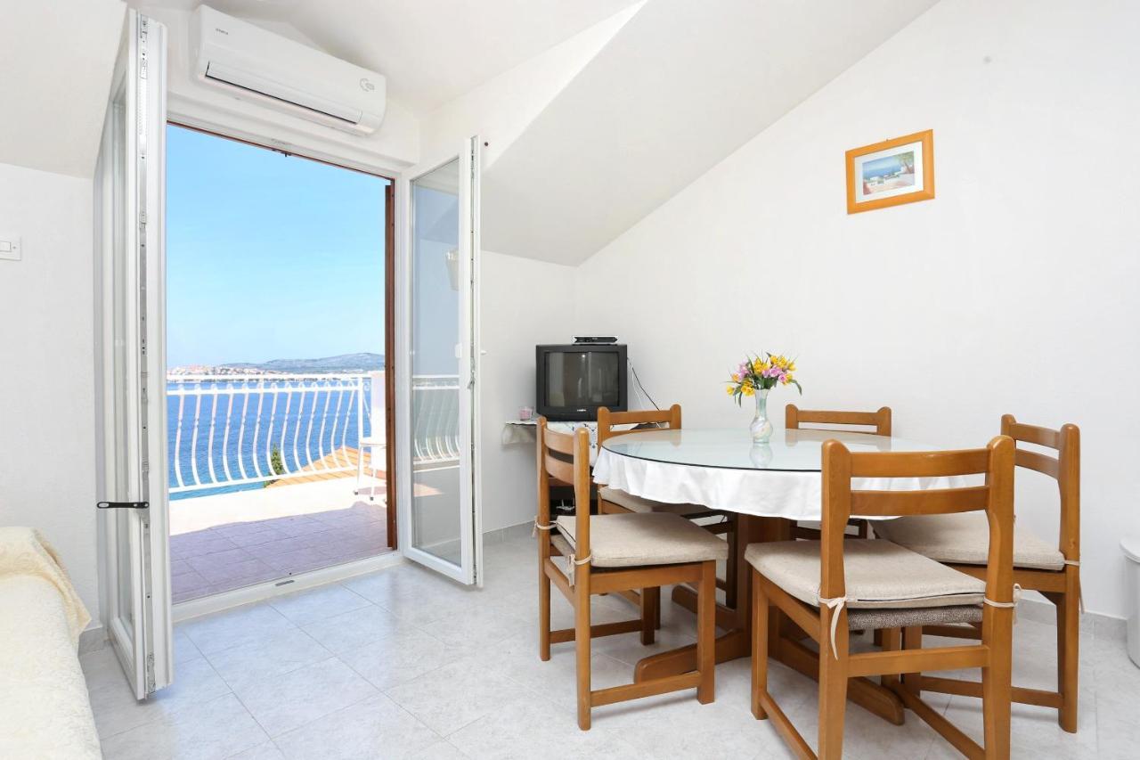 Family Friendly Seaside Apartments Razanj, Rogoznica - 10373 Экстерьер фото
