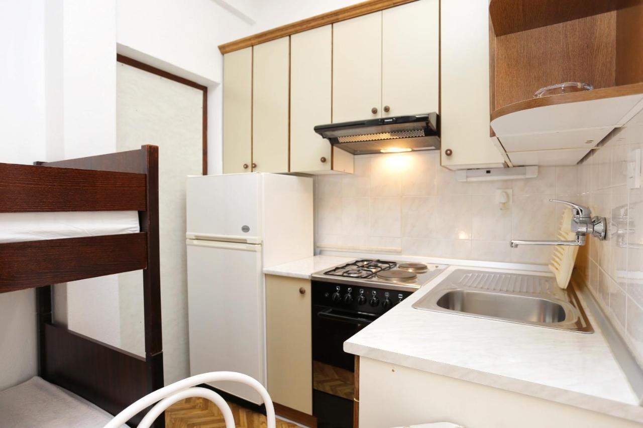 Family Friendly Seaside Apartments Razanj, Rogoznica - 10373 Экстерьер фото