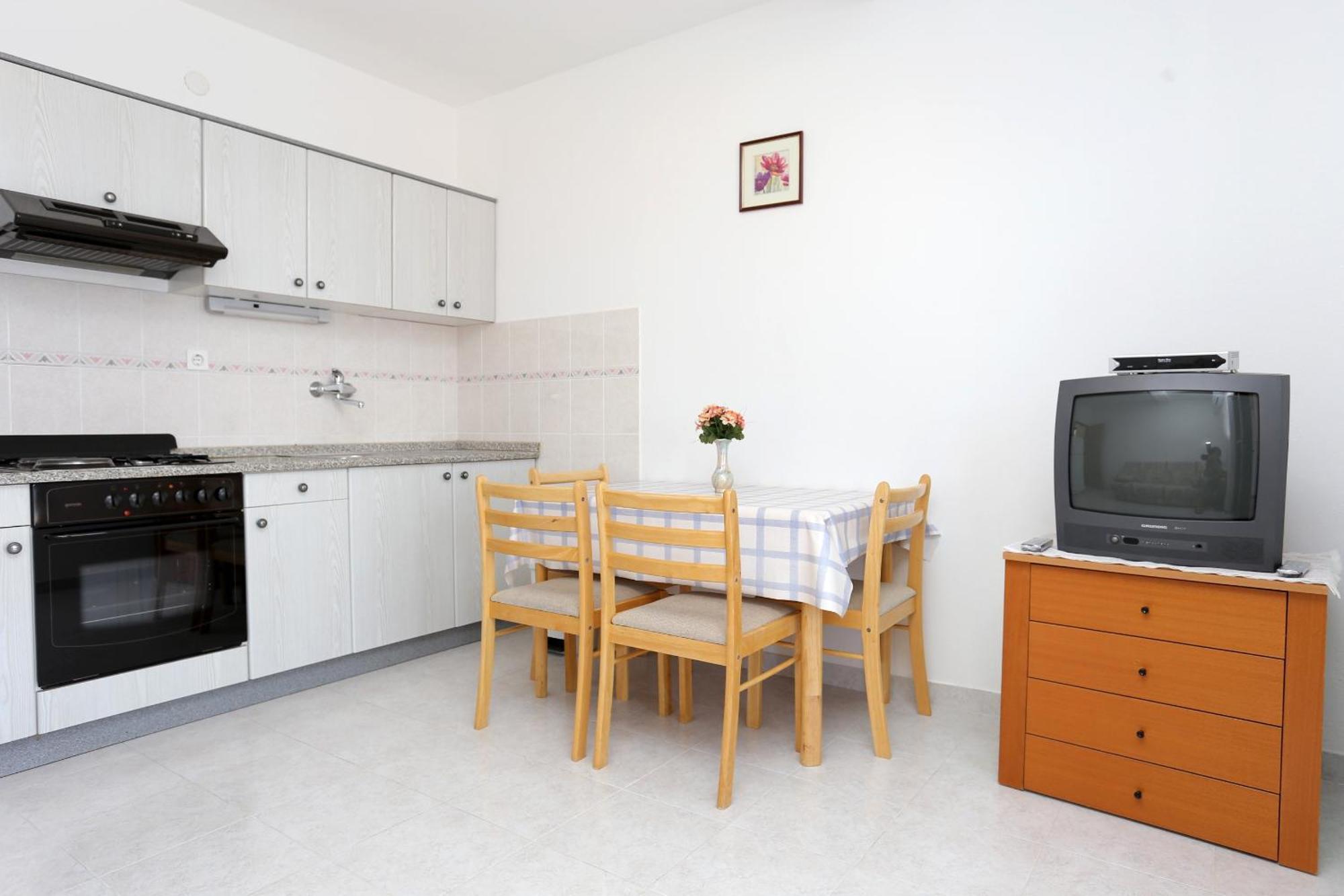 Family Friendly Seaside Apartments Razanj, Rogoznica - 10373 Номер фото