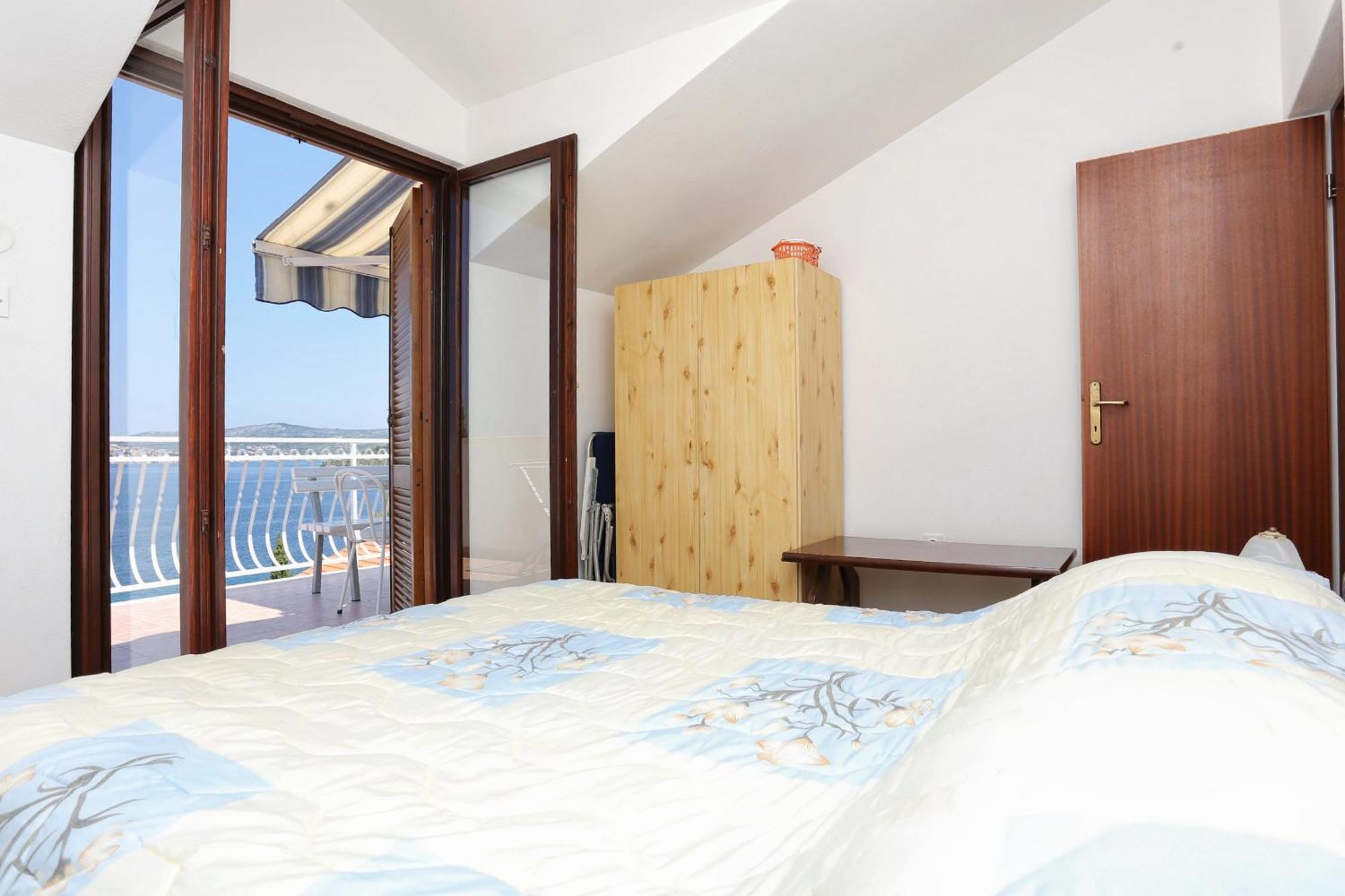 Family Friendly Seaside Apartments Razanj, Rogoznica - 10373 Номер фото
