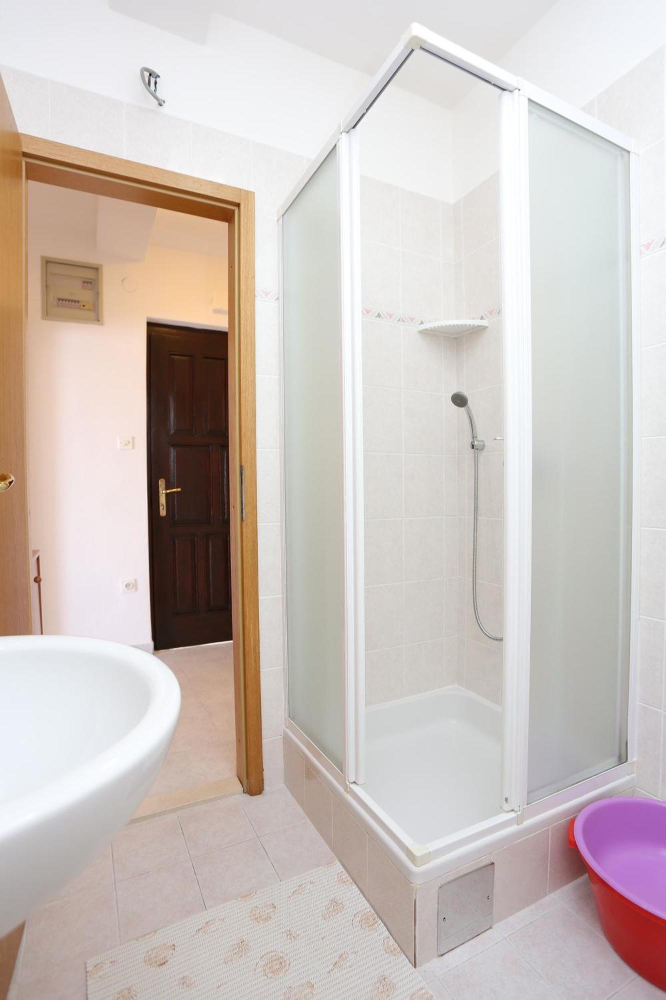 Family Friendly Seaside Apartments Razanj, Rogoznica - 10373 Номер фото